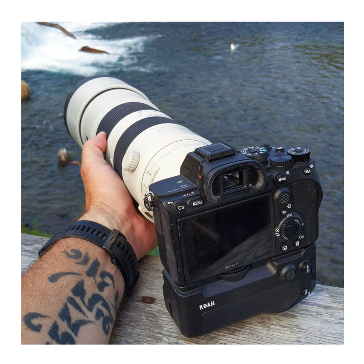 Koah Pro Vertical Battery Grip for Sony Alpha a9 Mark II and a7R Mark IV