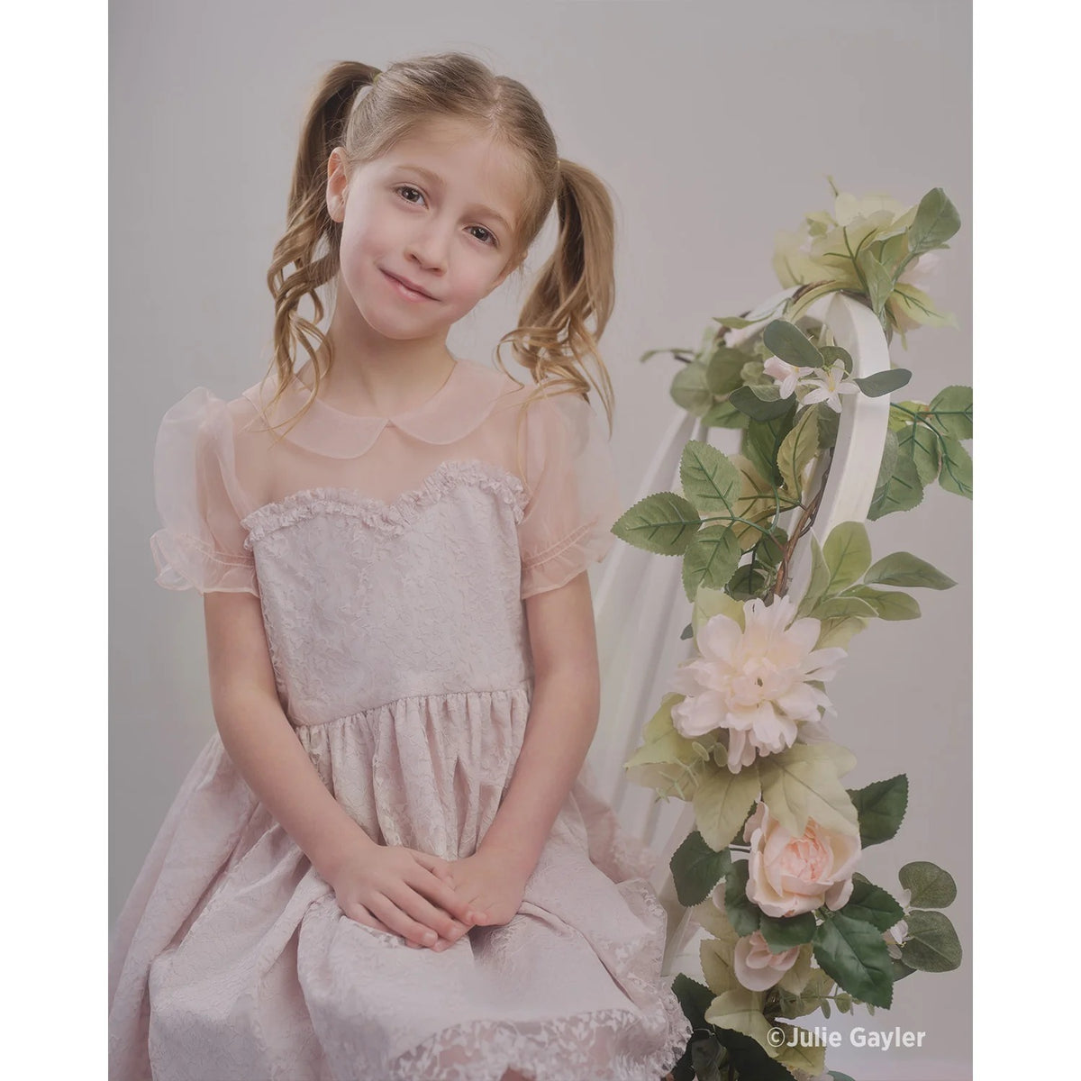 Westcott Wrinkle-Resistant, Machine-Washable Backdrop (Buttermilk White, 9 x 20 Feet)