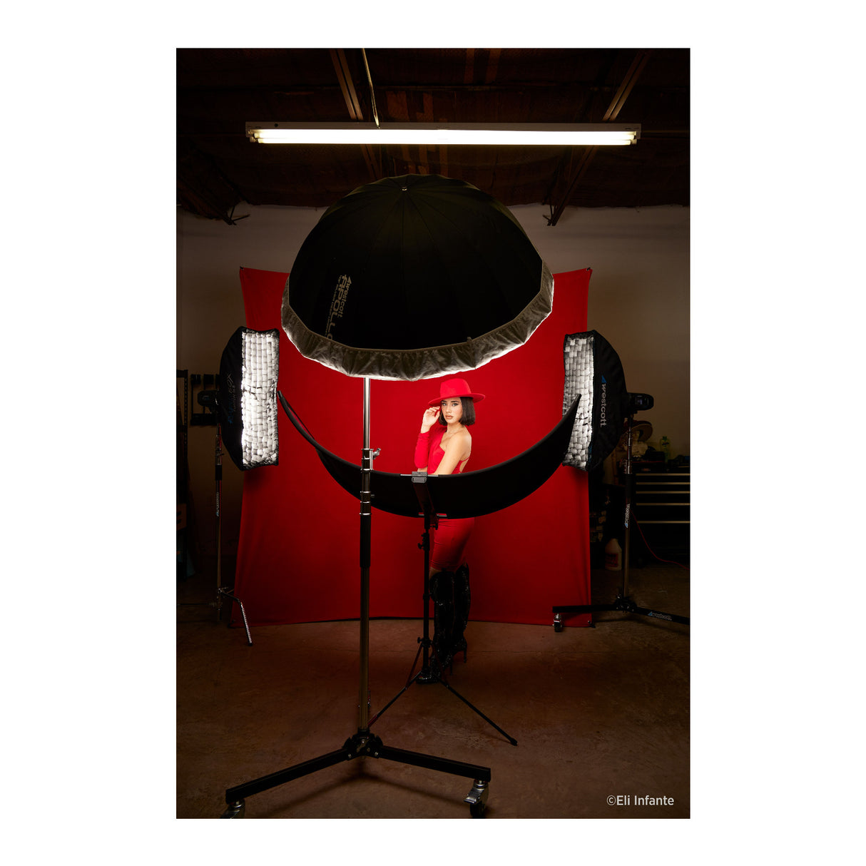 Westcott X-Drop Wrinkle-Resistant Backdrop, Perfect for Video Conferencing (Scarlet Red, 5 x 7 Feet)