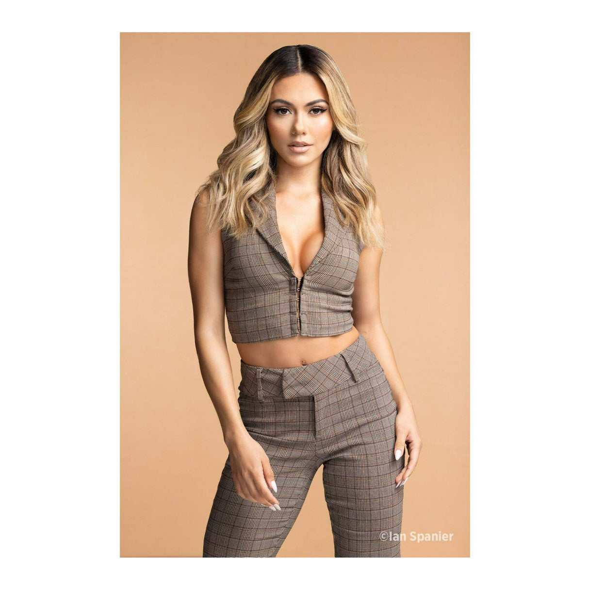 Westcott X-Drop Wrinkle-Resistant Backdrop Perfect for Video Conferencing (Brown Sugar, 5 x 7 Feet)