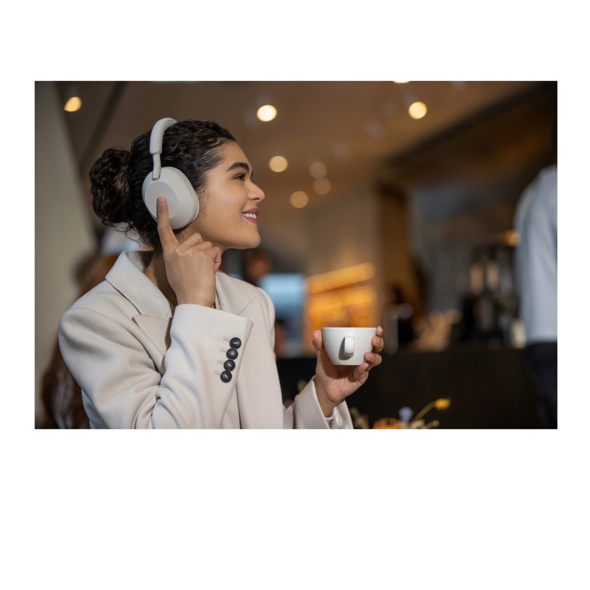 Sony WH-1000XM5 Wireless Noise Canceling Over-Ear Headphones (Silver) Bundle