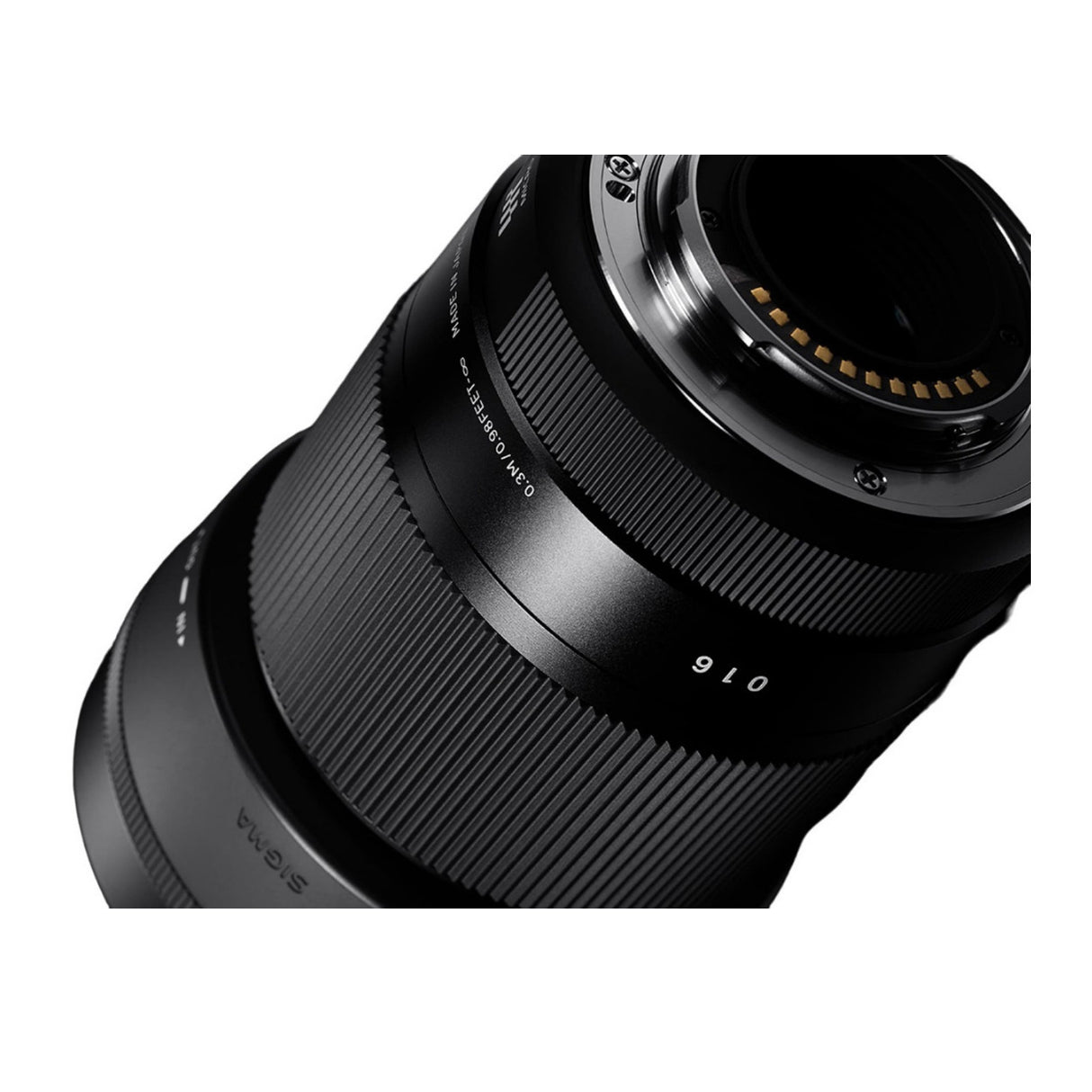 Sigma 30mm F1.4 DC DN Contemporary Lens for Nikon Z Mount Mirrorless Camera with LH586-01 Lens Hood