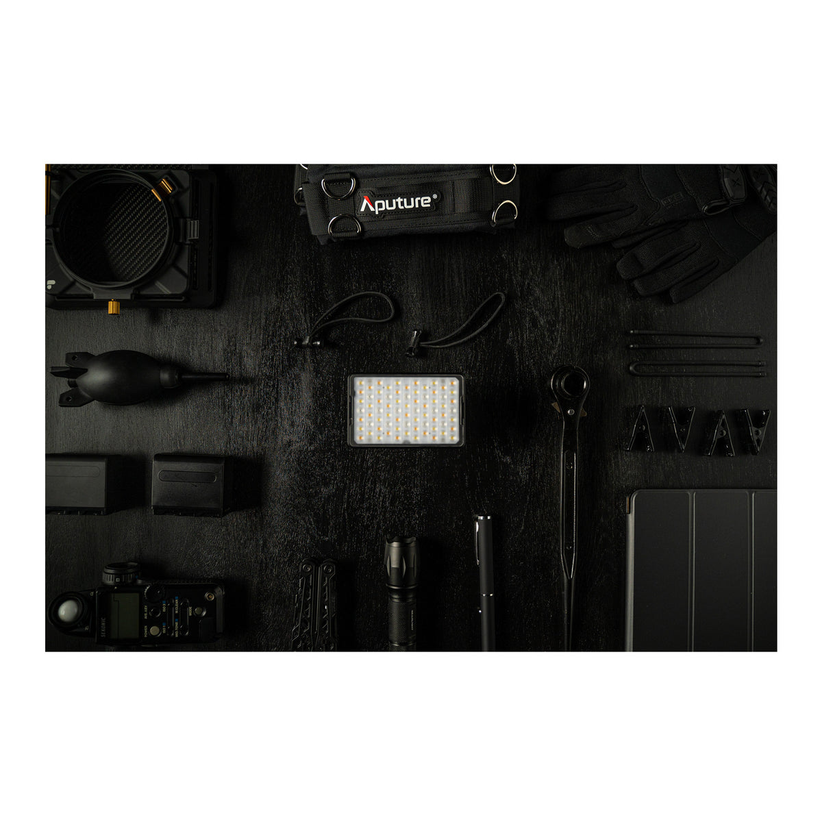 Aputure MC Pro 5W RGBWW Mini LED Panel Light