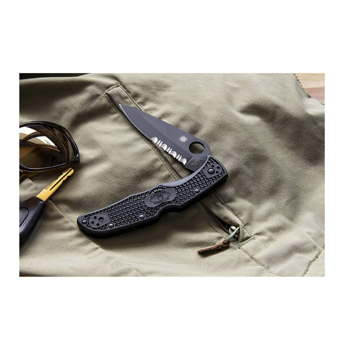 Spyderco Endura 4 3.80-Inch Durable Steel Blade Foldable PlainEdge Knife (Black) (Open Box)