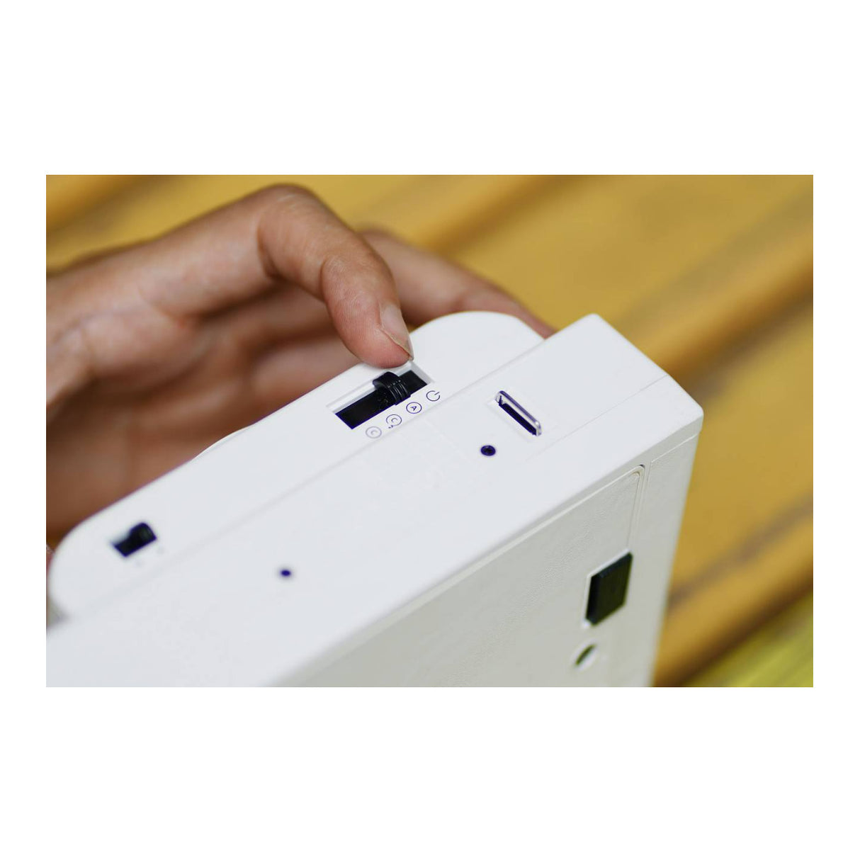 Lomography Instant Automatic 35 mm Focal Length Camera Bora Bora Edition for Photographers (White)