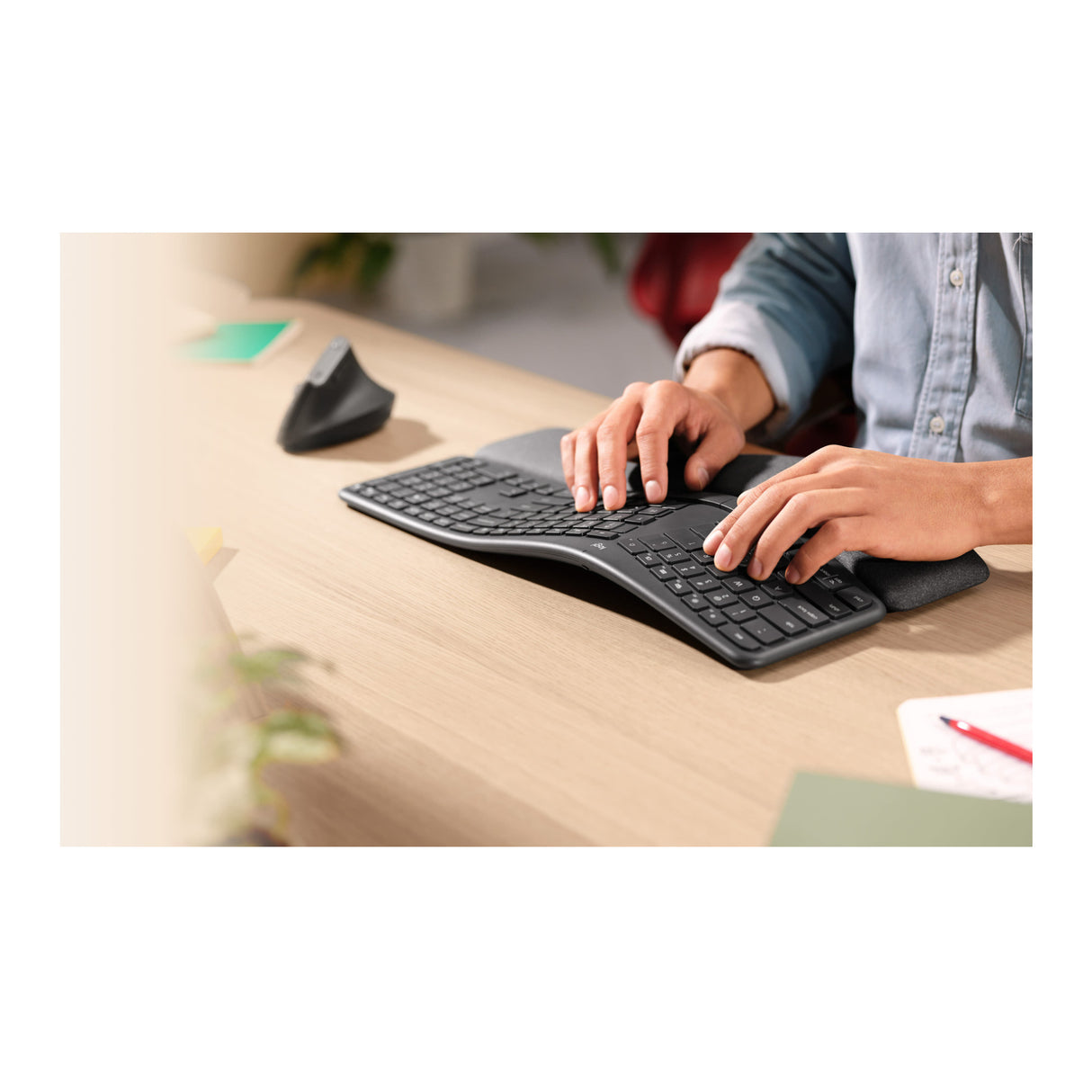 Logitech Ergo K860 Ergonomic Wireless Split Keyboard with Perfect Stroke Keys and Curved Keyframe