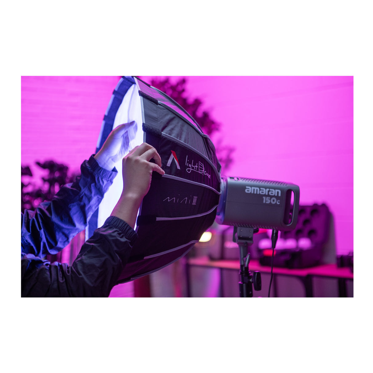 Aputure Light Dome Mini III (22.8") Compact Circular Softbox