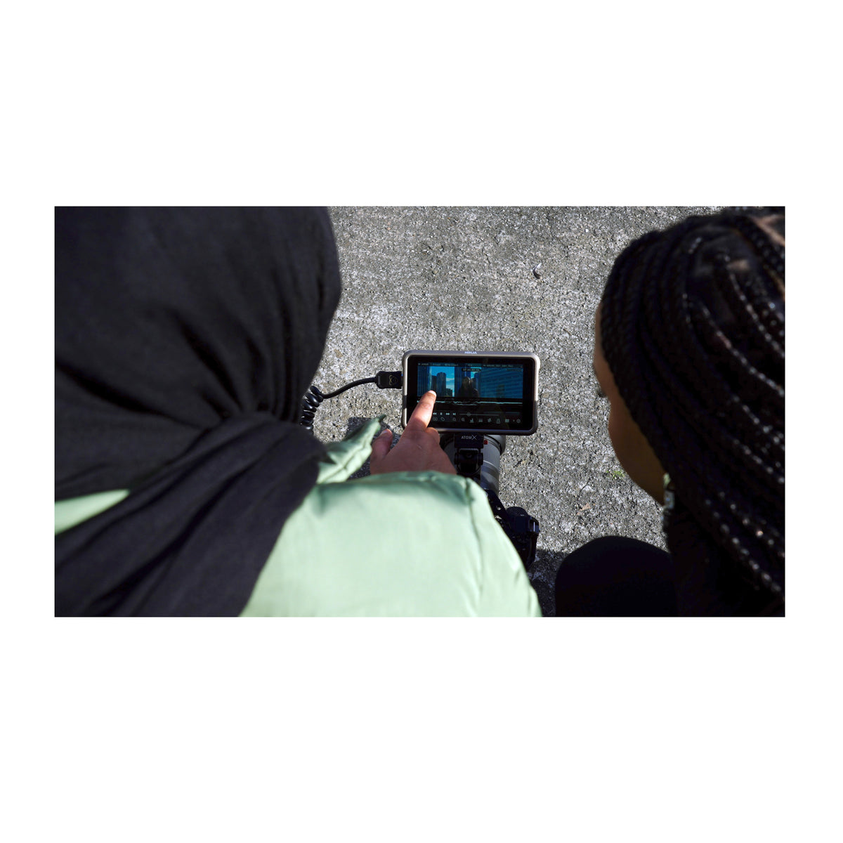 Atomos Ninja Ultra 5.2" 4K HDMI Recording Monitor, Accessory Kit (Batteries, Charger, Sun Hood, Case