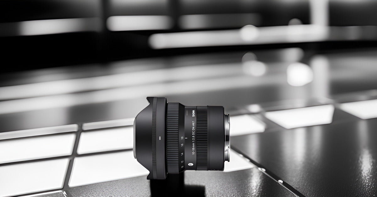 SIGMA 10-18 mm F2.8 DC DN Ultra-Wide Zoom Lens for Sony E Mount with Waterproof Hard Case Bundle