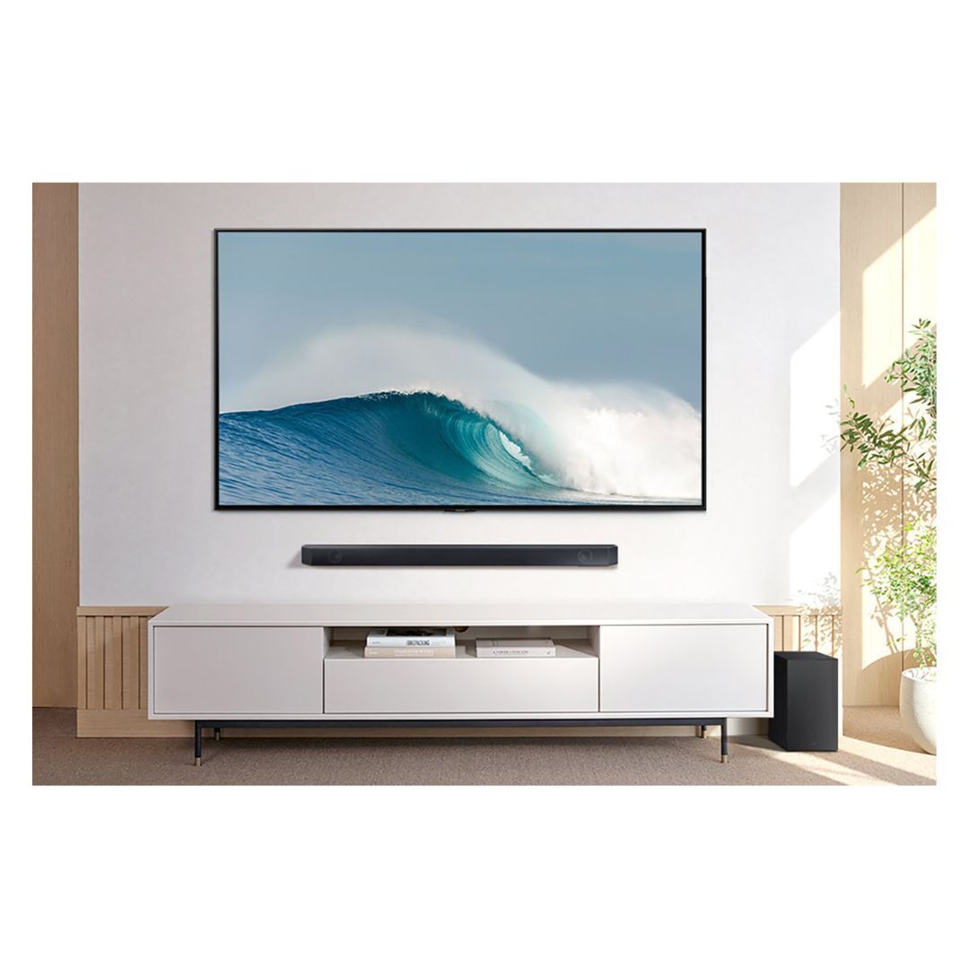 Samsung Q-series 3.1.2 ch. Soundbar Q600C Soundbar with Dolby Audio, Q-Symphony, and Adaptive Sound