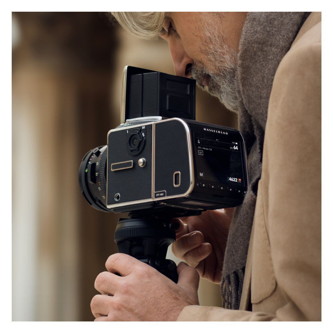 Hasselblad 907X 100C 100-Megapixel Medium Format Camera with BSI CMOS Sensor, PDAF, and 1 TB SSD