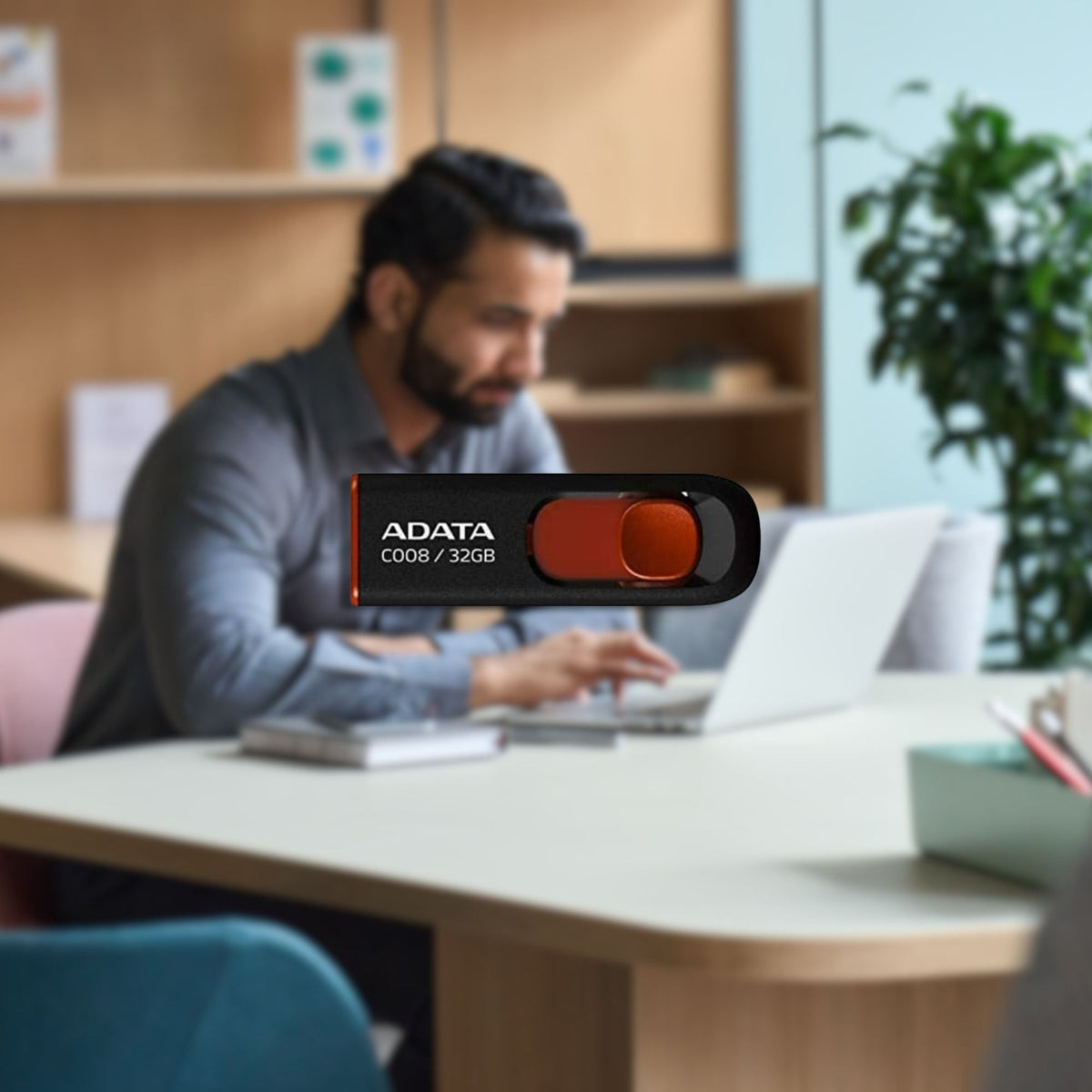 Adata C008 32GB USB 2.0 Retractable Flash Drive (Red) with USB 3.0 to USB-C Adapter (10-Pack)