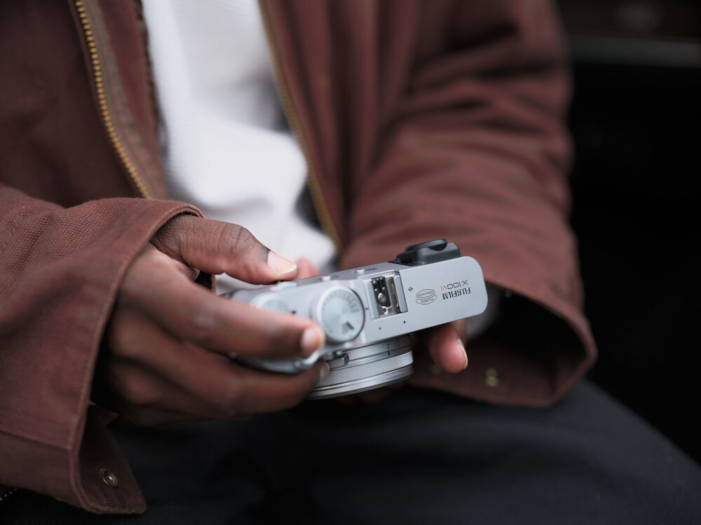 FUJIFILM X100VI Digital Camera with AF Algorithm and Deep Learning AI Technology (Silver)