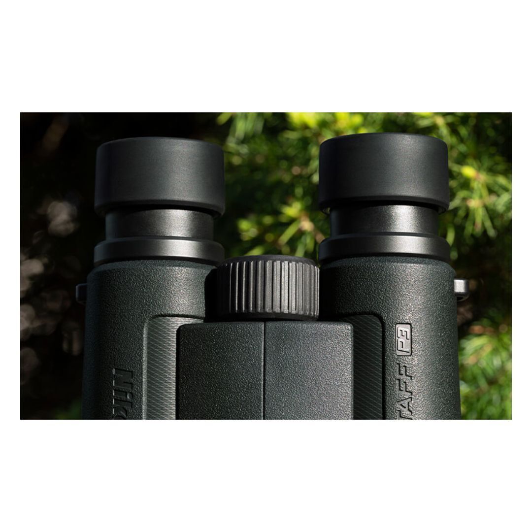 Nikon PROSTAFF P3 8x42 Waterproof Full-Size Binocular with Rubber-Armored Body (Refurbished)