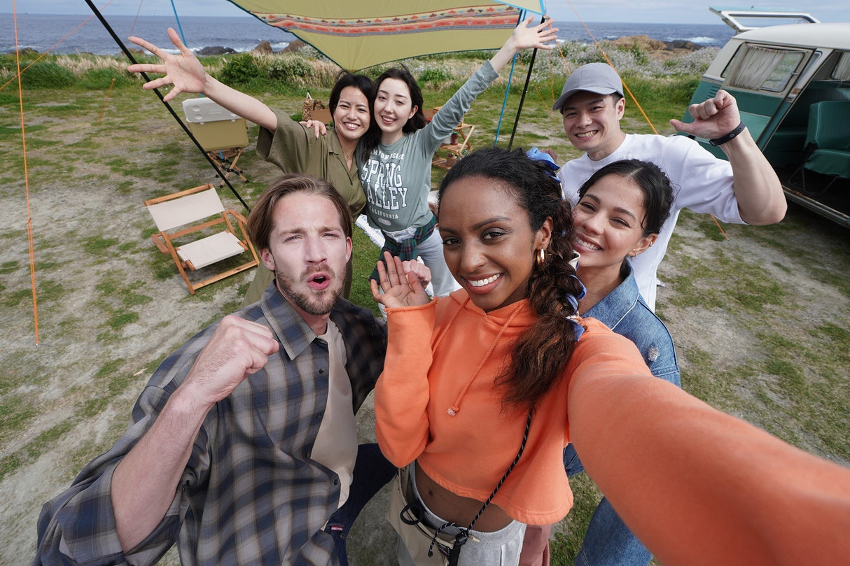 Sony E PZ 10-20mm F4 G APS-C Power Zoom G Lens with Editing Software, 64GB SD Card Bundle