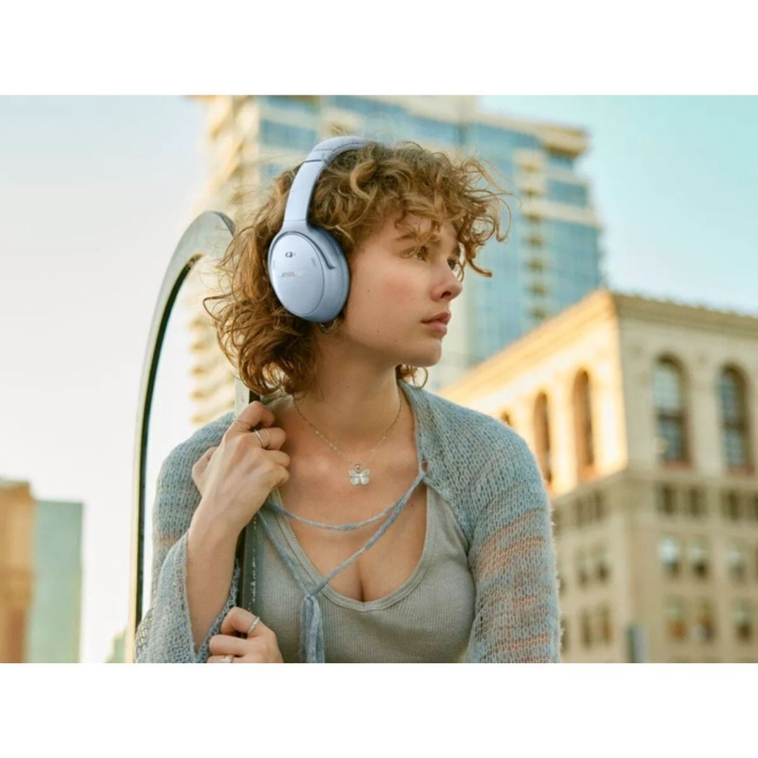 Bose QuietComfort Wireless Bluetooth Over Ear Noise Canceling Headphones (Moonstone Blue)