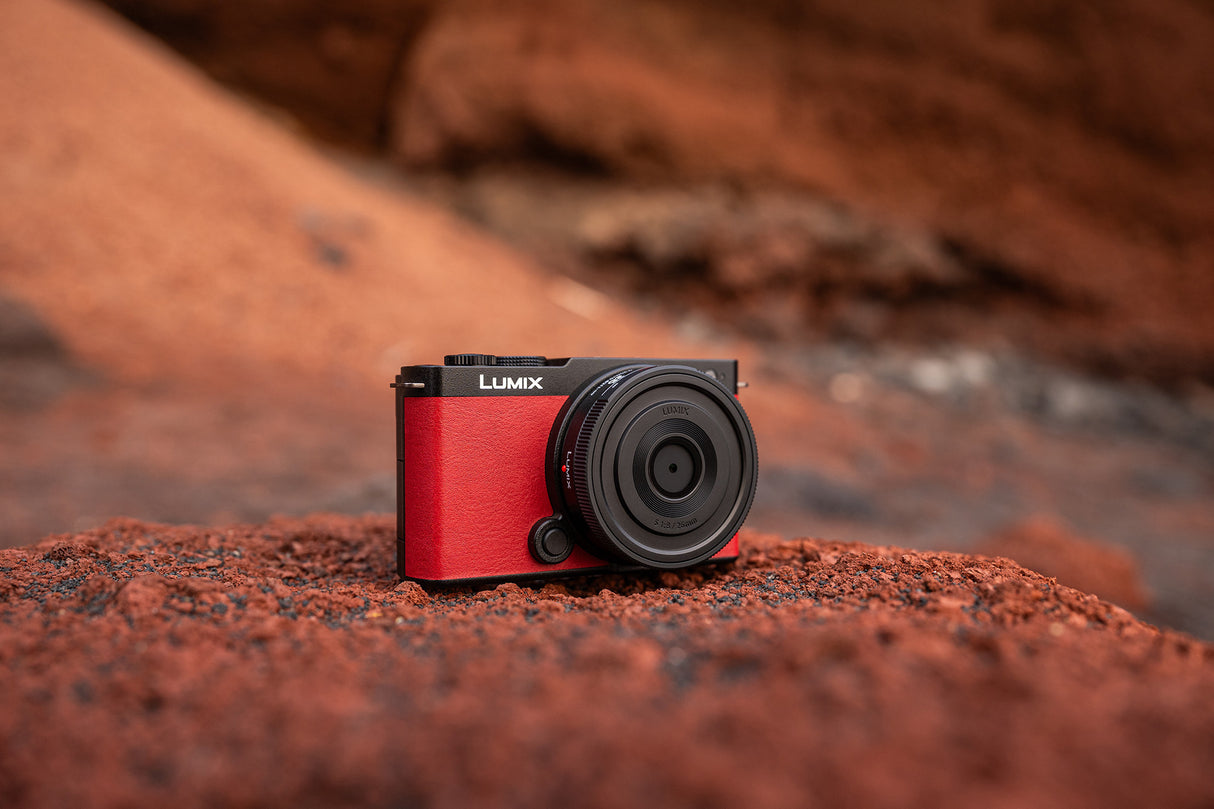 Panasonic Lumix S9 Full-Frame Mirrorless Camera with 20-60mm F3.5-5.6 Lens (Red)