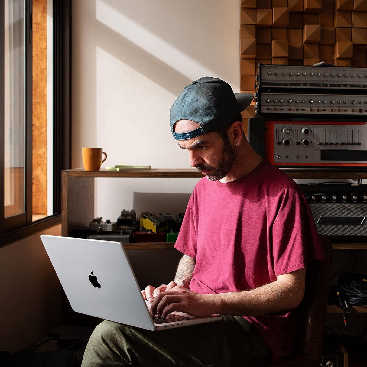 Apple 2023 MacBook Pro Laptop, M2 Pro Chip, 512GB, French Canadian Keyboard & English Conversion Kit