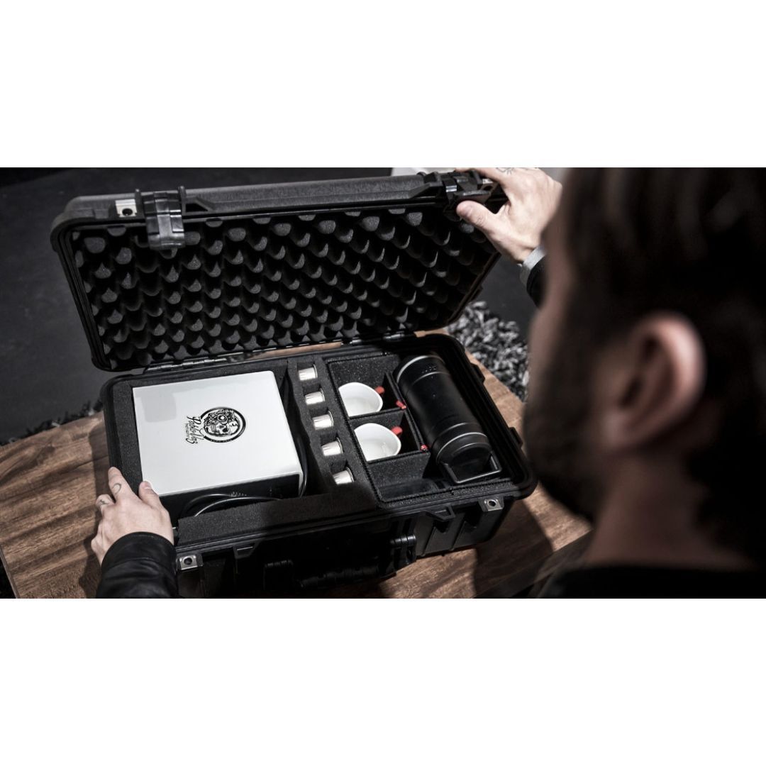 Pelican 1510 Protector Carry-On Case with Foam and Automatic Pressure Equalization Valve (Black)