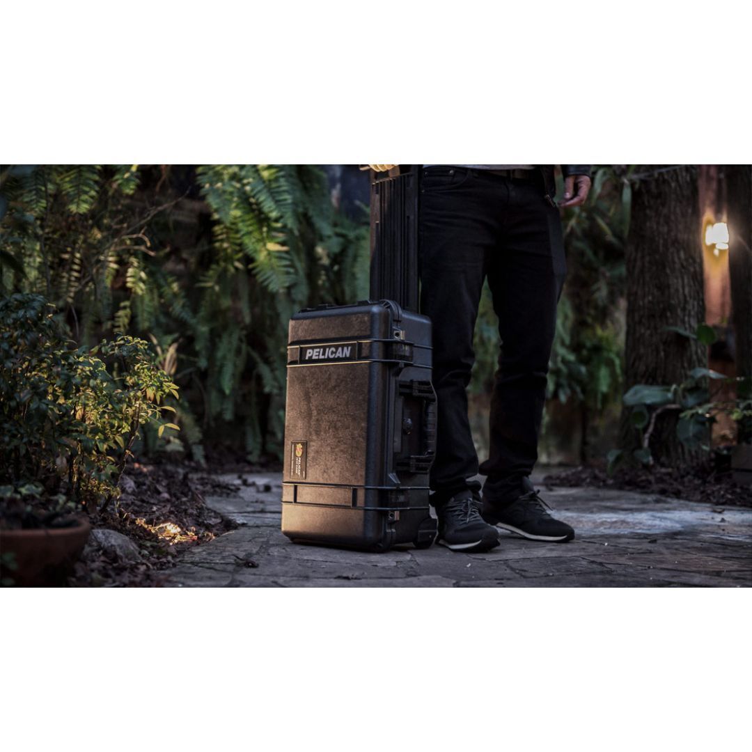 Pelican 1510 Protector Carry-On Case with Foam and Automatic Pressure Equalization Valve (Black)