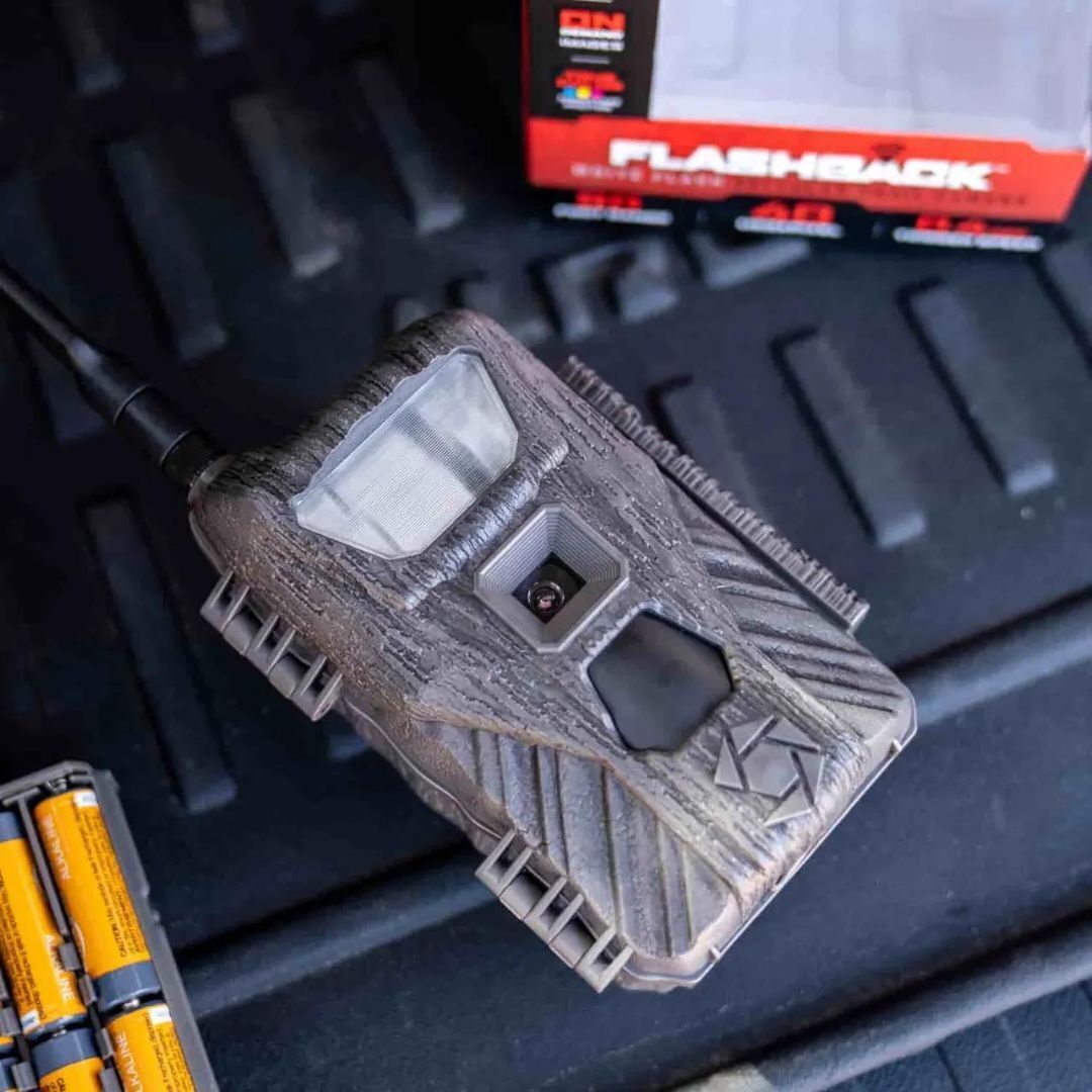 FLASHBACK / 40MP / WHITE FLASH CELLULAR CAMERA (Open Box)