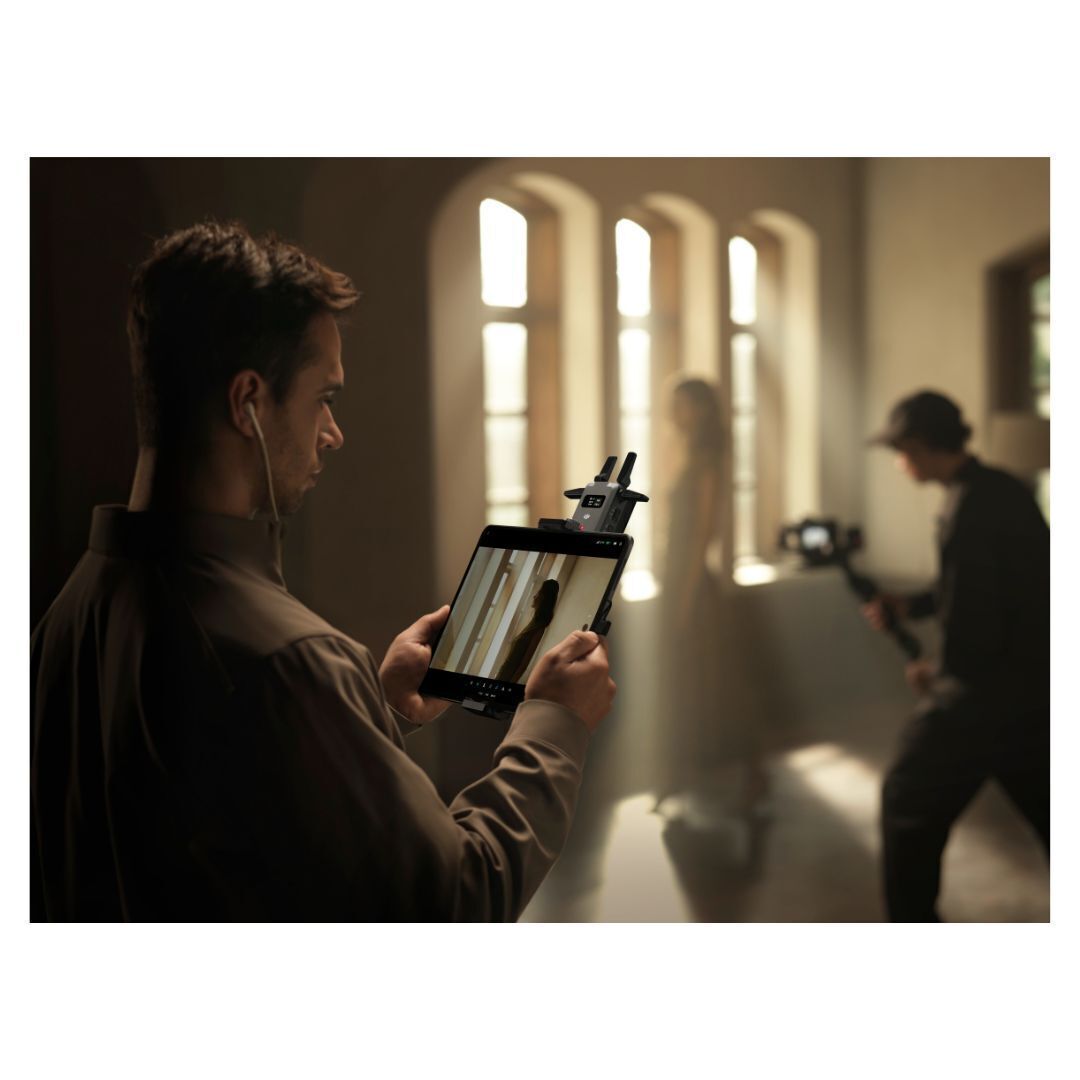 DJI SDR Transmission Receiver with Lightweight Design and Foldable Antennas