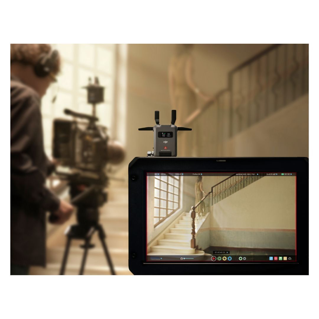 DJI SDR Transmission Receiver with Lightweight Design and Foldable Antennas