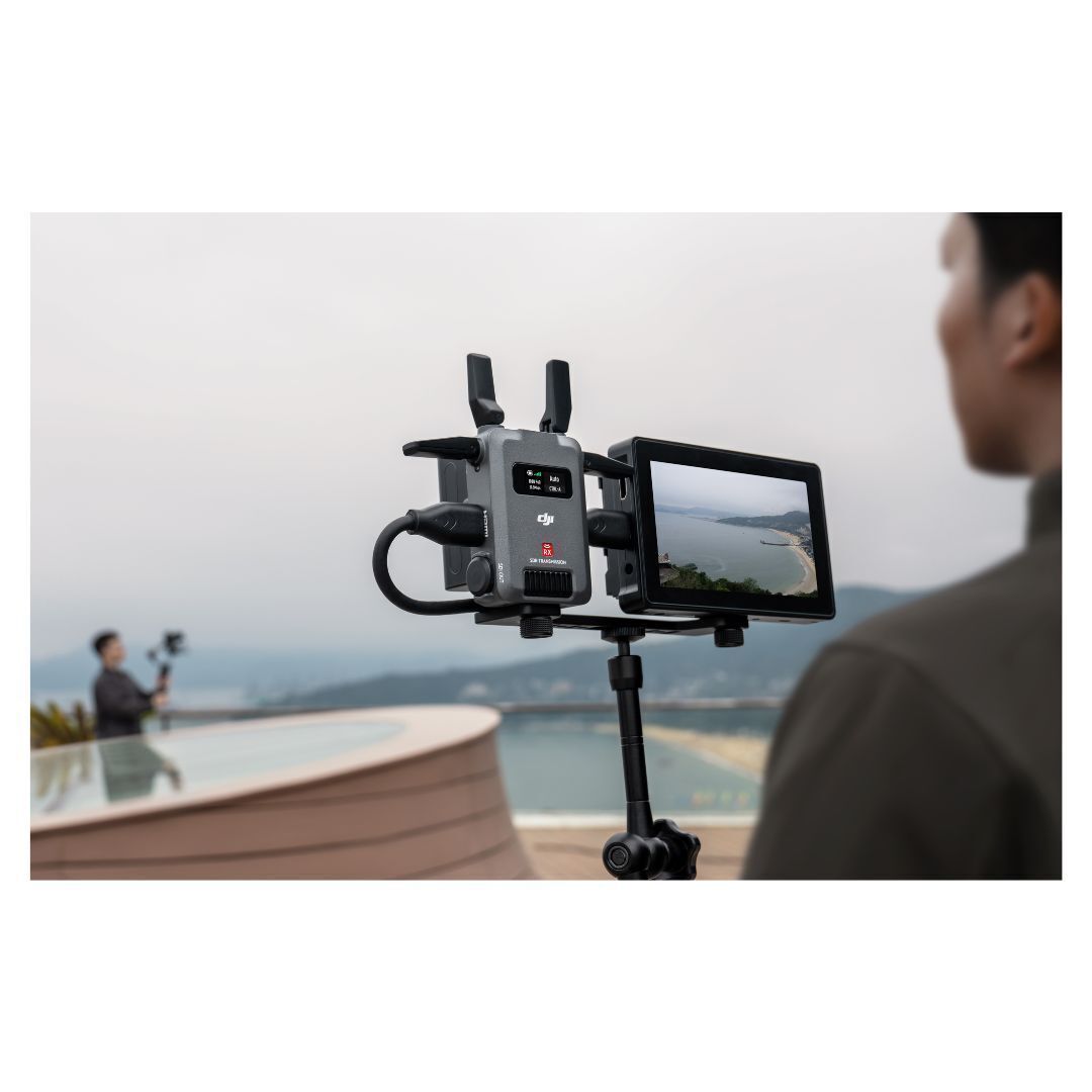 DJI SDR Transmission Receiver with Lightweight Design and Foldable Antennas