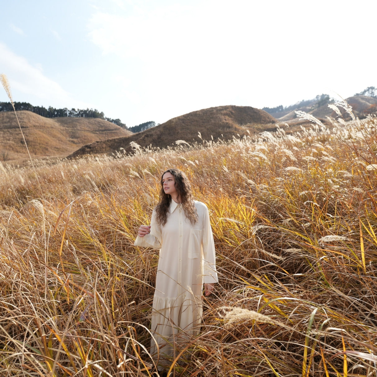 Sony FE 16-25mm F2.8 G Compact, Lightweight Wide Zoom Lens with Holster Camera Case Bundle