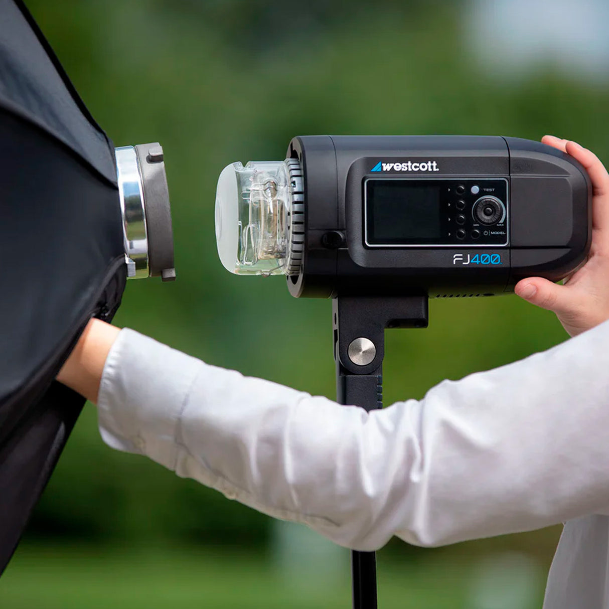 Westcott FJ400 400Ws Strobe with AC/DC Lithium Polymer Battery