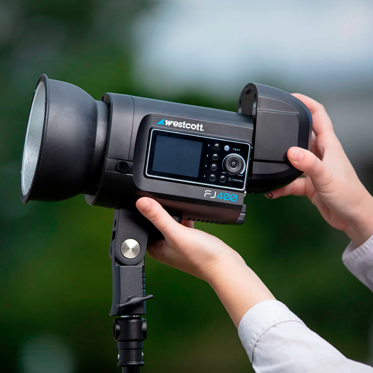 Westcott FJ400 400Ws Strobe with AC/DC Lithium Polymer Battery