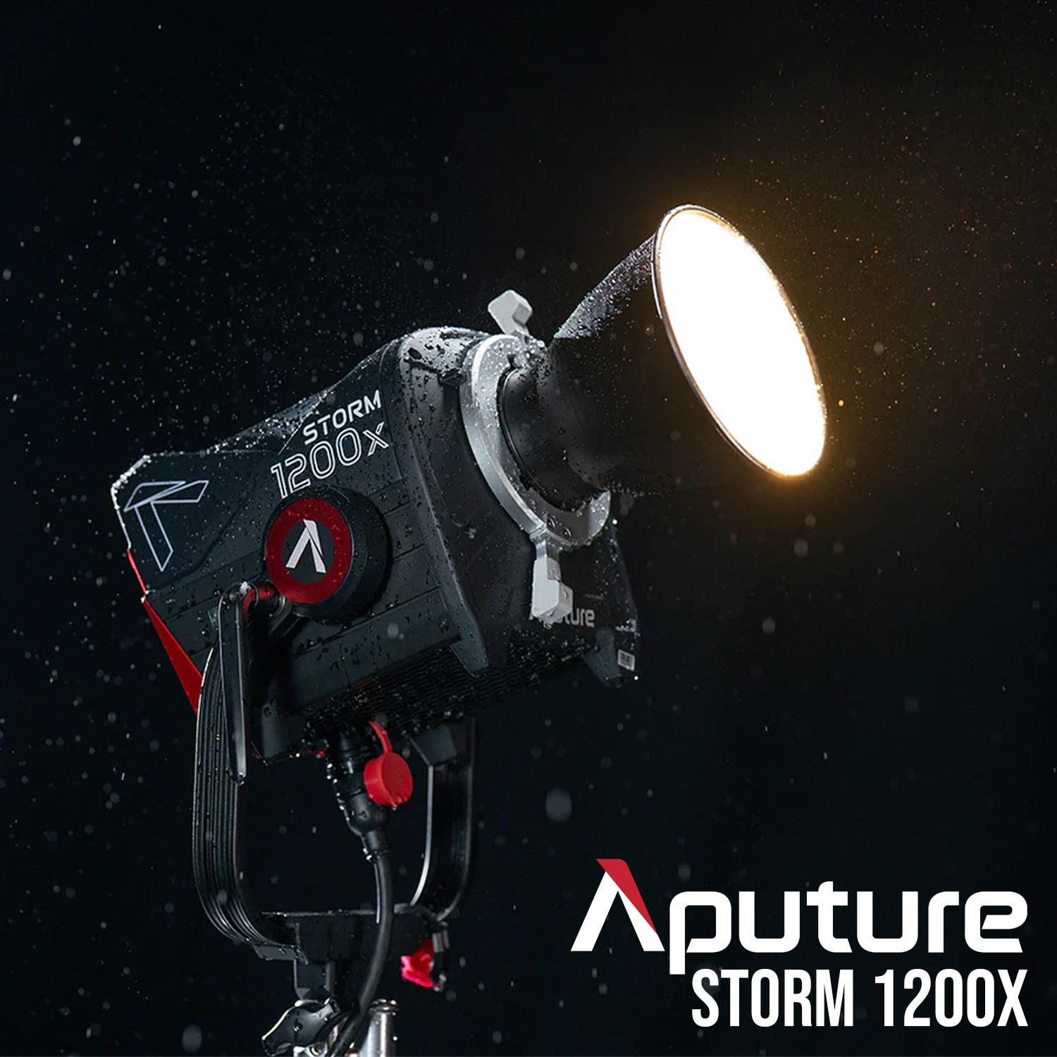 Aputure Storm 1200x with Wide Reflector with Storm 1200x Reflector