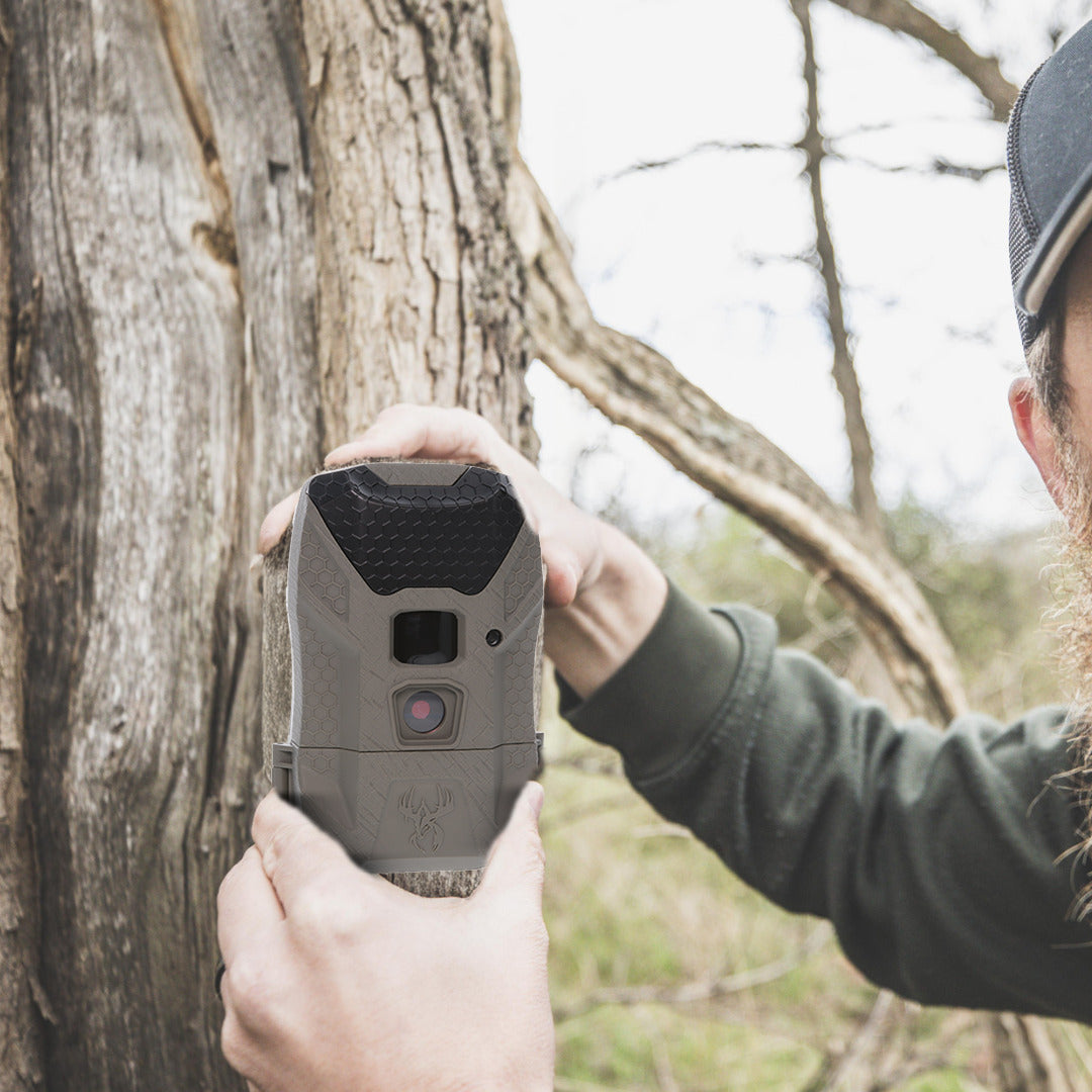 Wildgame Innovations Wraith 2.0 Trail Camera with 32GB Ultra SDHC Memory Card and Card Reader Bundle