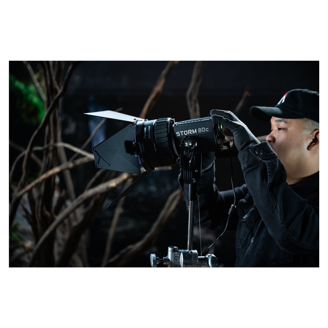 Aputure STORM 80c IP65 Weather-Resistant 80W Full-Color Compact Point Source Fixture (Black)