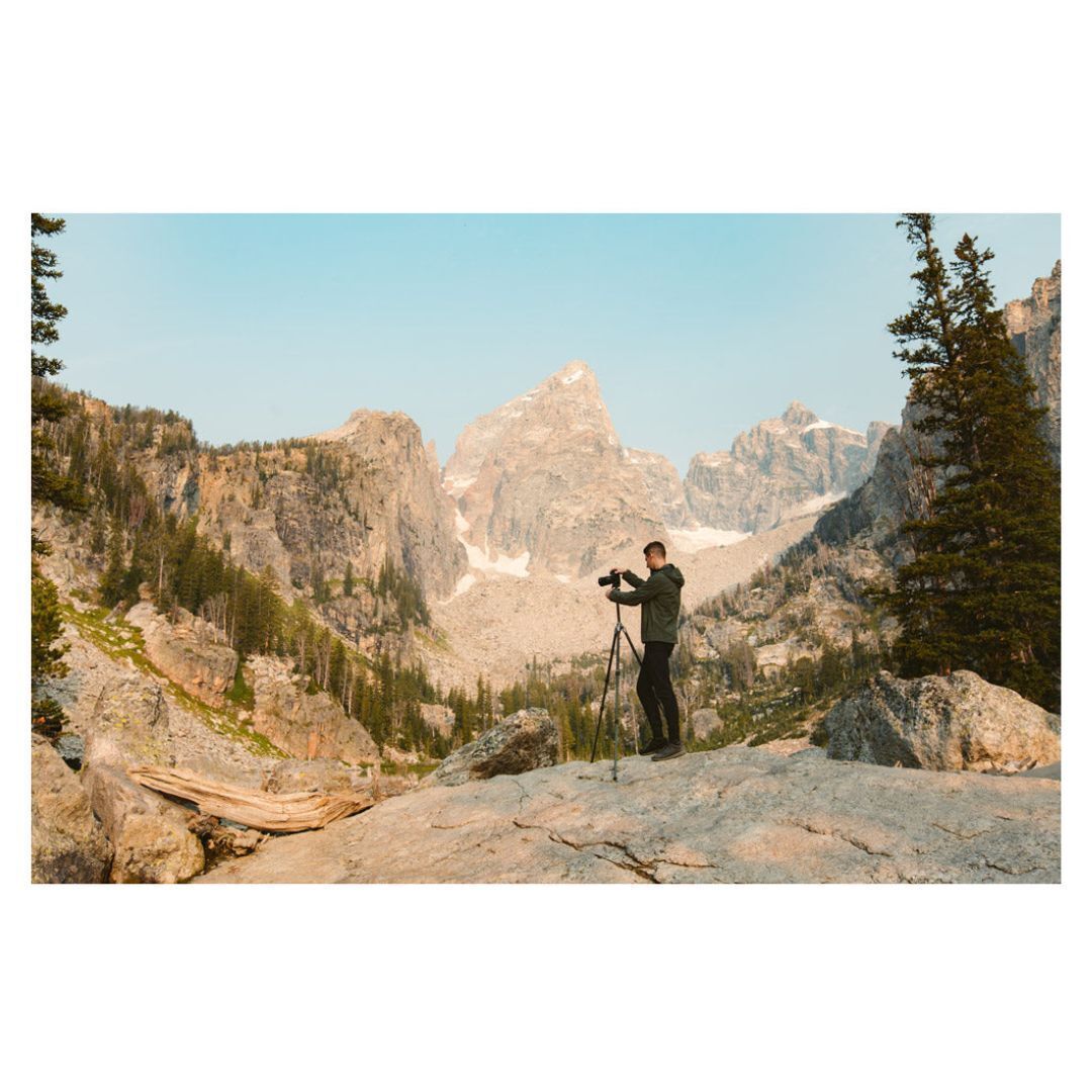 Slik Vari CF-704 Carbon Fiber Tripod Professional Kit with Lightweight and Aluminum Body (Legs Only)