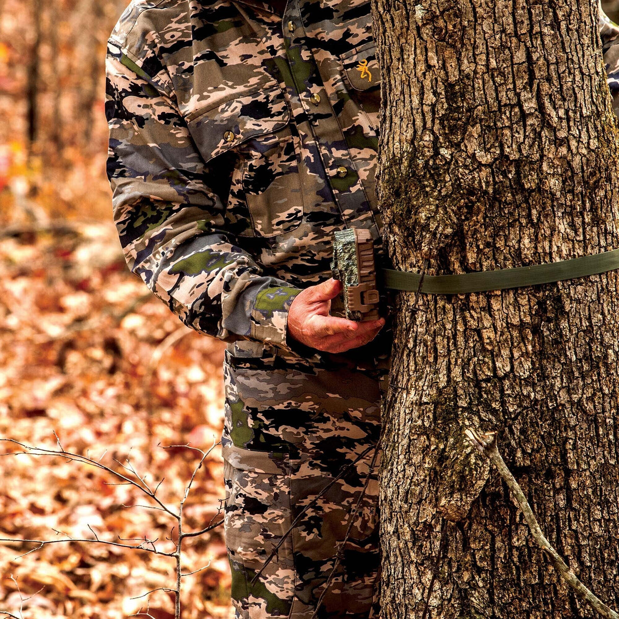 Browning Trail Cameras Dark Ops FHDR 26MP Night Vision Camera (4-Pack) with 4 x Memory Card Bundle