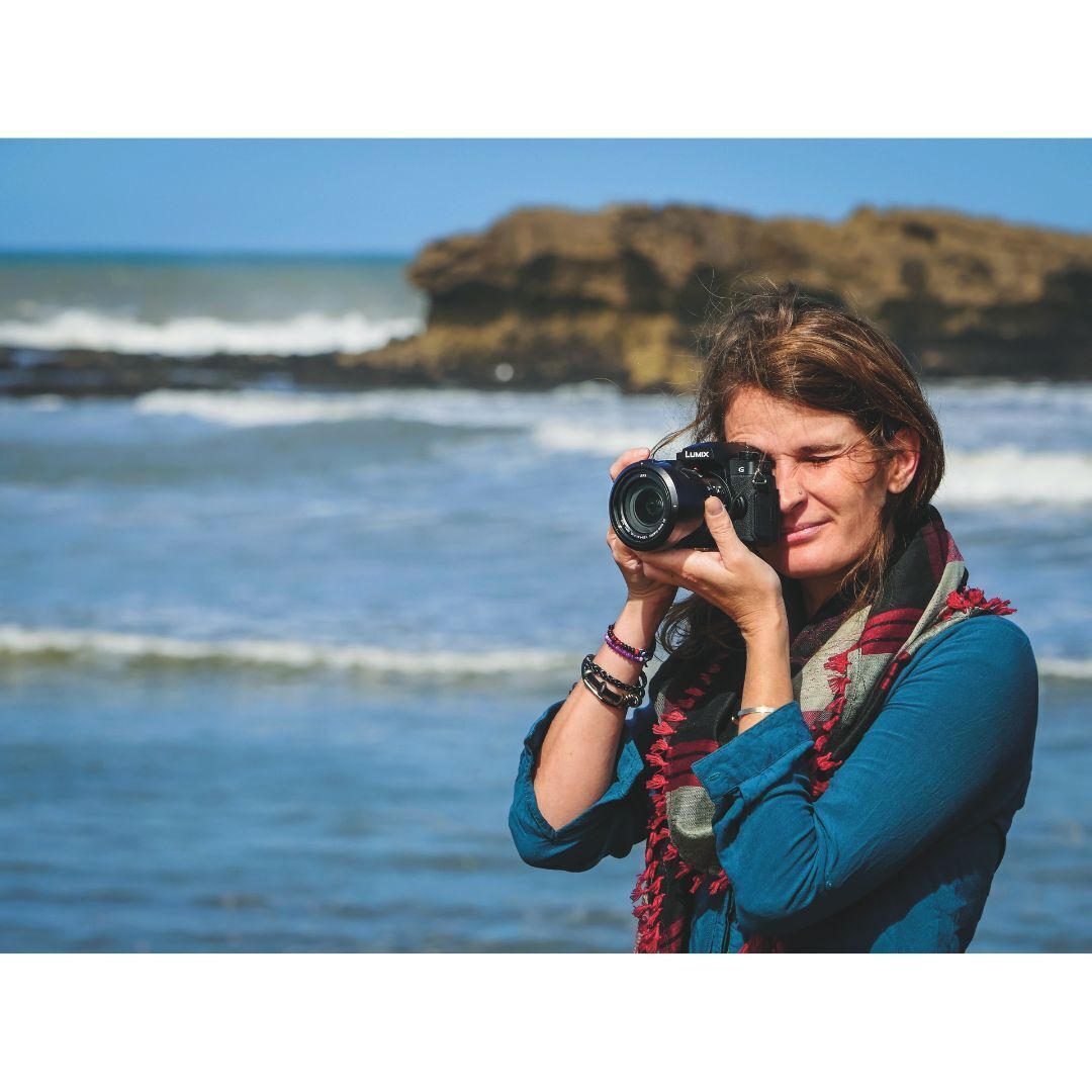 Panasonic LUMIX G97 Micro Four Thirds Mirrorless Camera with LUMIX G VARIO Lens (Black)