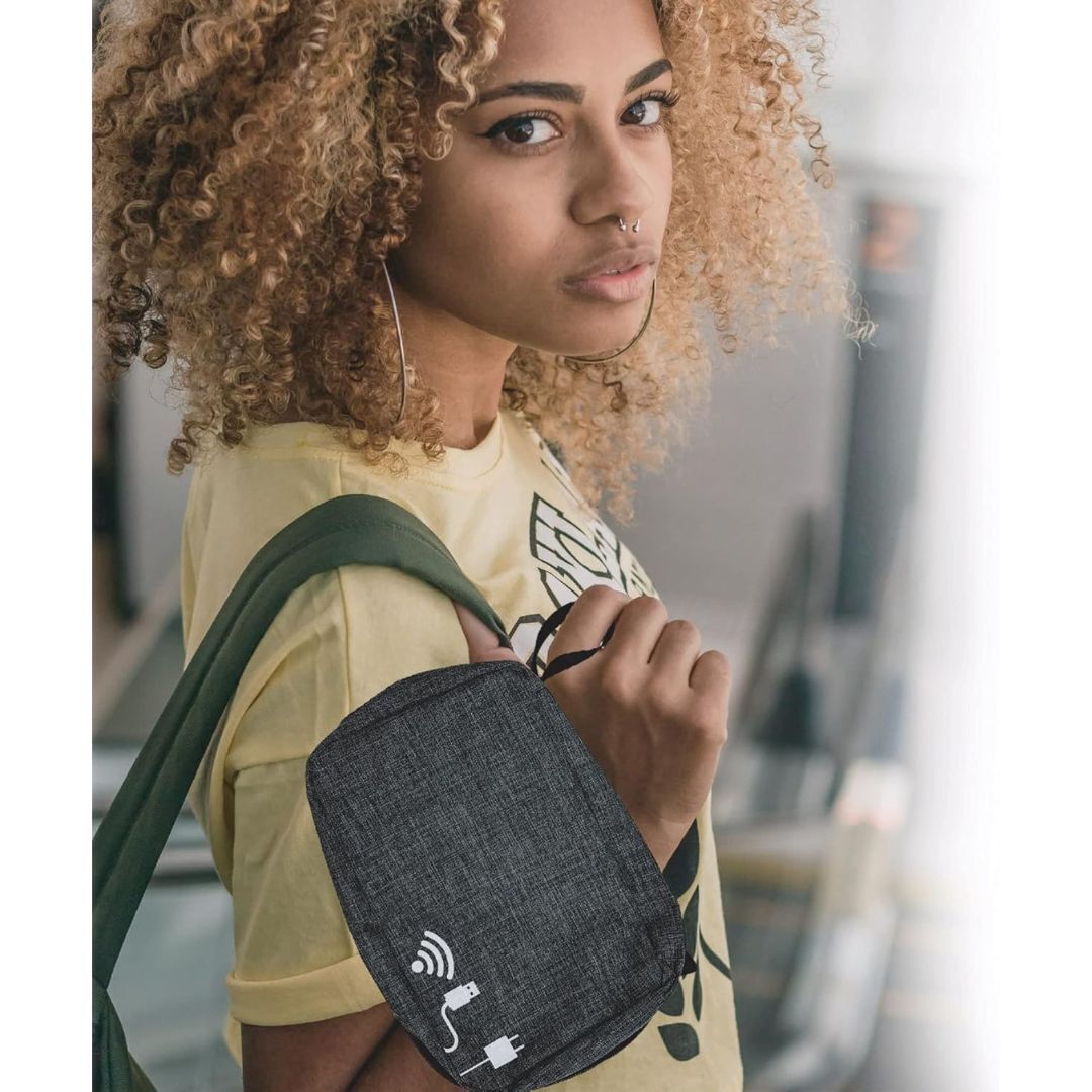 Maxell Folding Storage Travel Case with Durable Exterior and Zippered Pockets (Black)