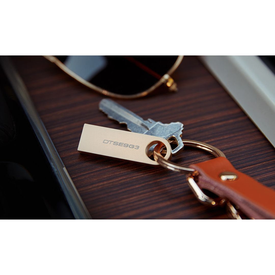 Kingston DataTraveler SE9 G3 USB 3.2 Gen 1 Flash Drive with Portable Size and Metal Casing (256GB)