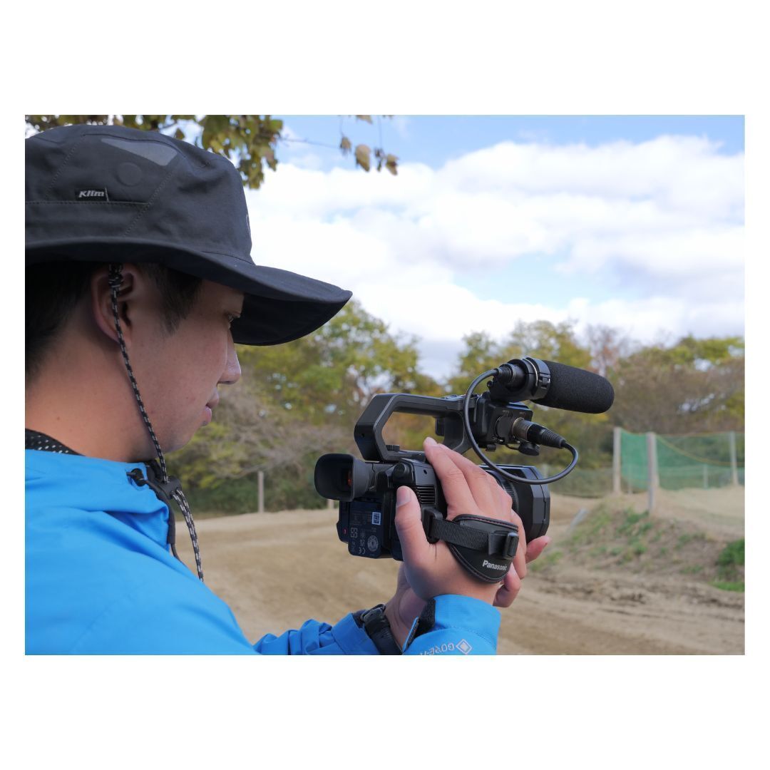 Panasonic X2100 4K 60p Portable Director's Camcorder with 24x Zoom Lens and HYBRID O.I.S. (Black)