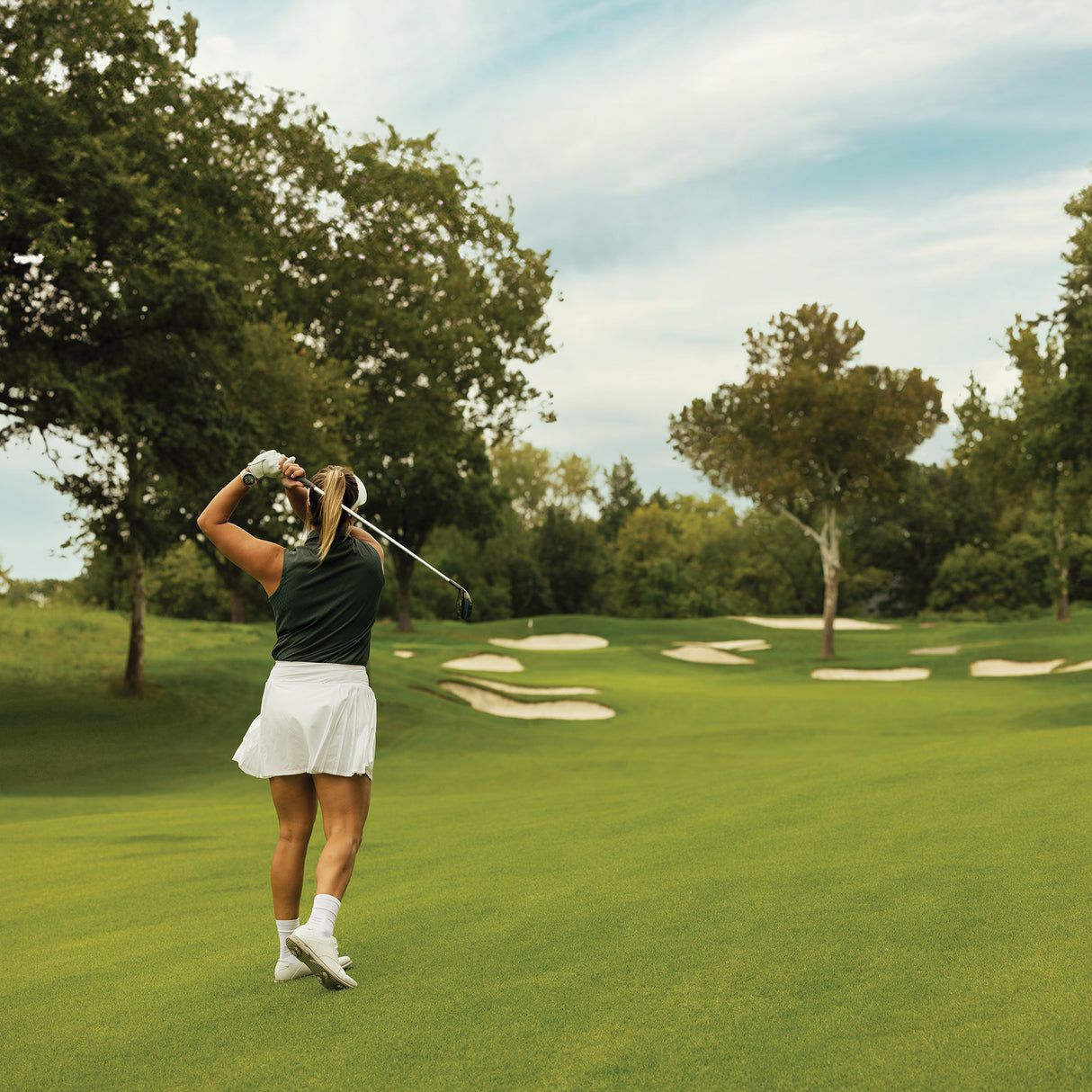 Garmin Approach S44 GPS AMOLED Golf Smartwatch (Silver Aluminum Bezel, Black Silicone Band)