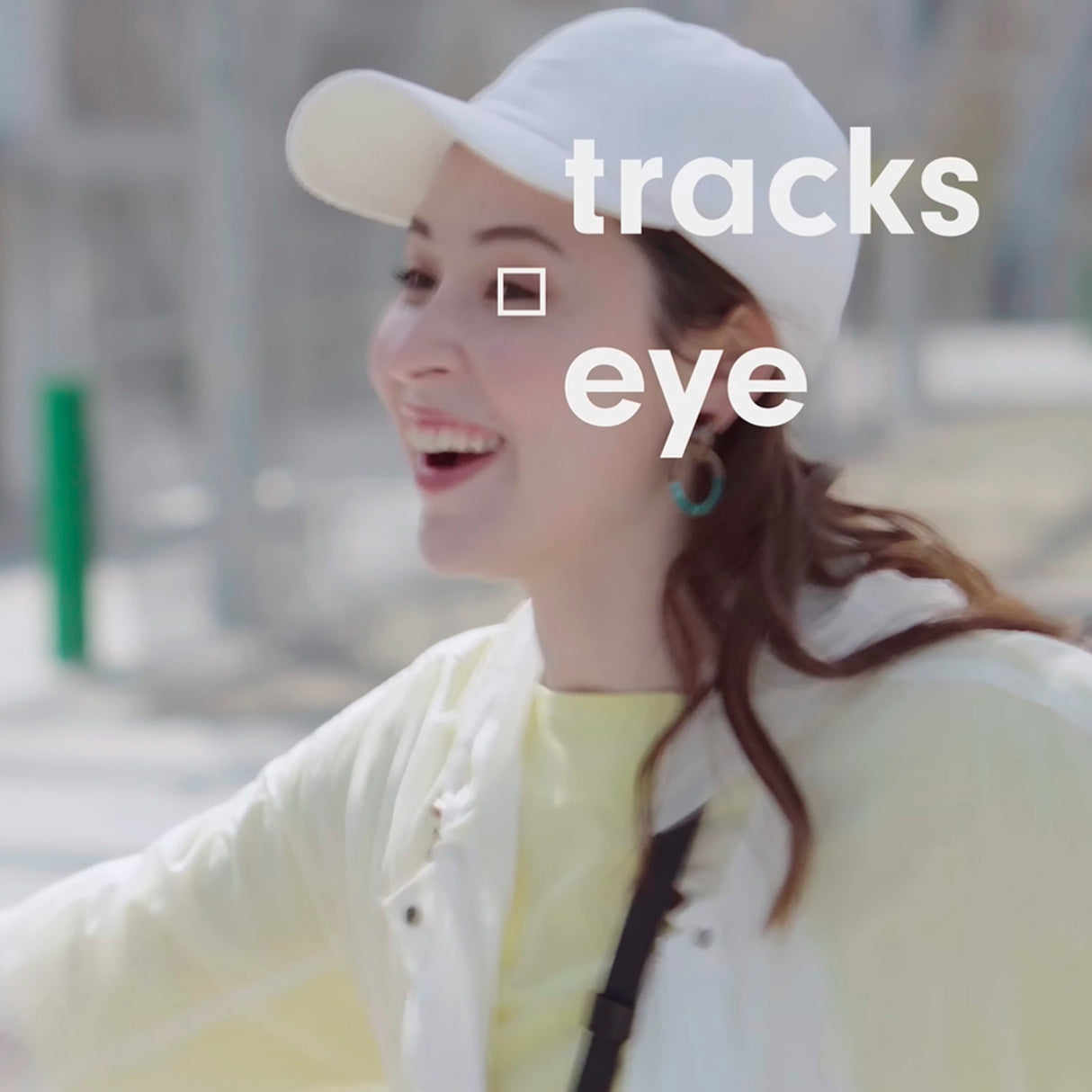 Sony Alpha ZV-E10 APS-C Vlog Camera with 16-50mm Lens (White) and Vlogger Accessory Kit Bundle