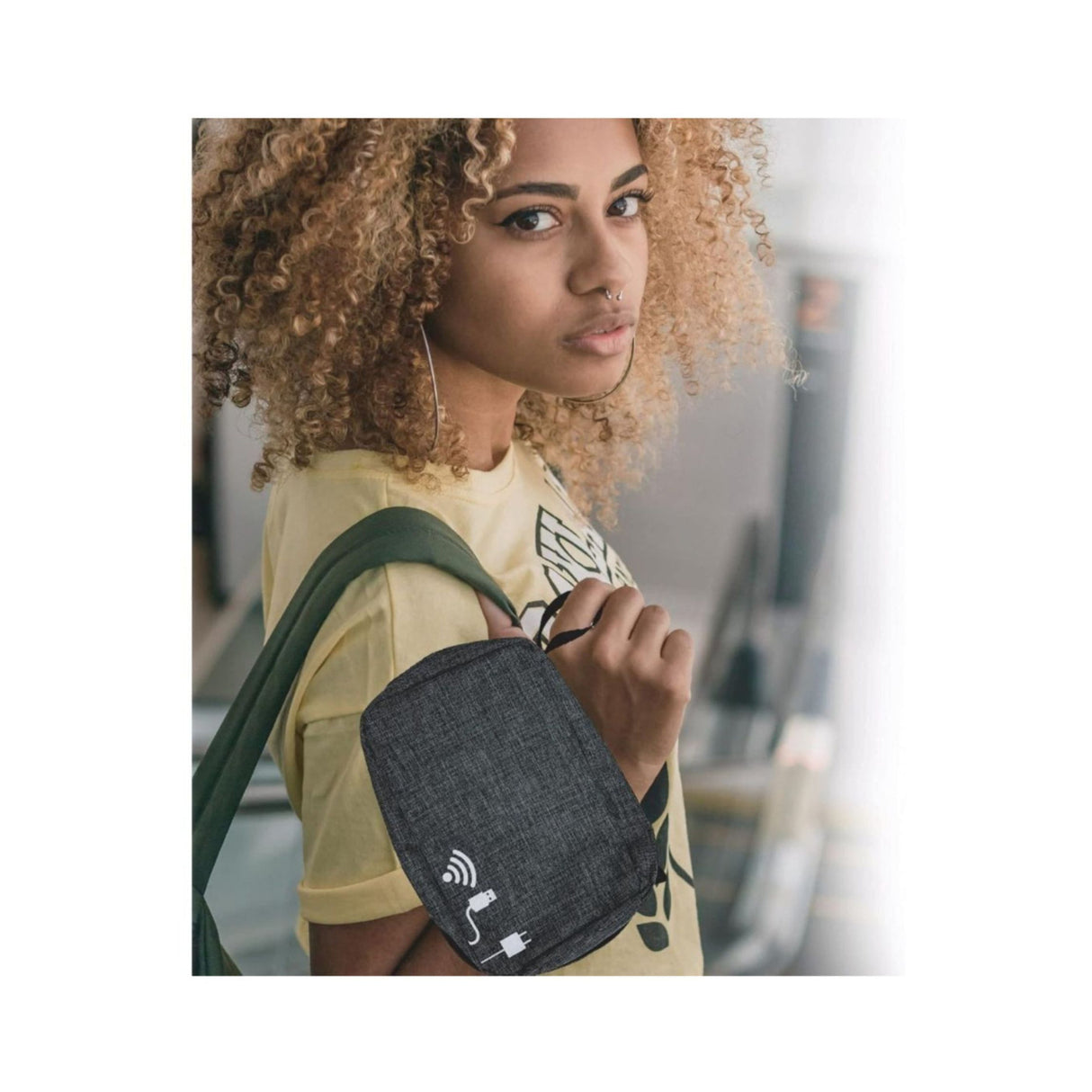 Hollyland Lark M2S Wireless Combo Microphone System Bundle with Maxell Folding Storage Travel Case