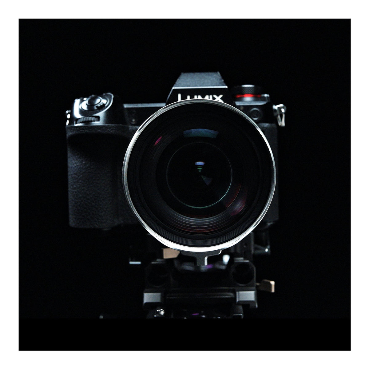 CHIOPT AURA 16mm T2.2 Cinema Lens (Leica L-Mount) Full-Frame with Cine Prime and Manual Focus
