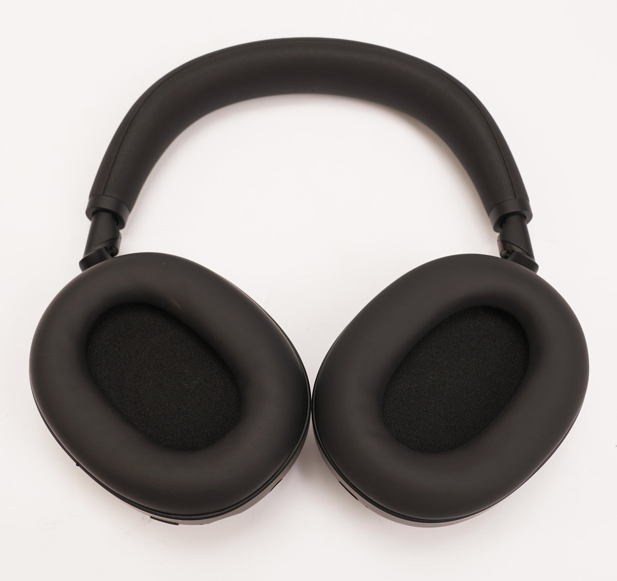 Sony WH-1000XM6 Wireless Noise-Canceling Headphones with QN3 Processor (Black) (Used)