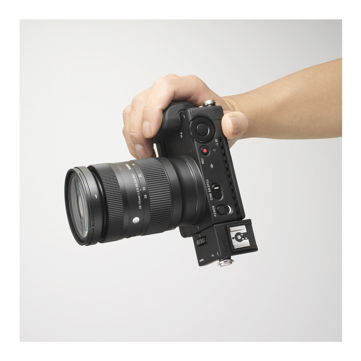 Sigma 28-70mm f/2.8 DG DN Contemporary Lens (Sony E-Mount) Bundle