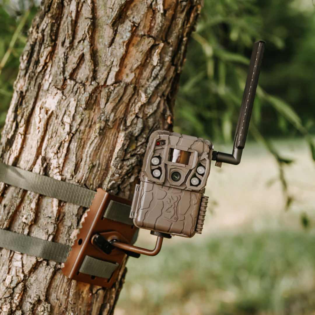Browning Trail Camera Defender Wireless Vision Pro HD Livestream Bundle