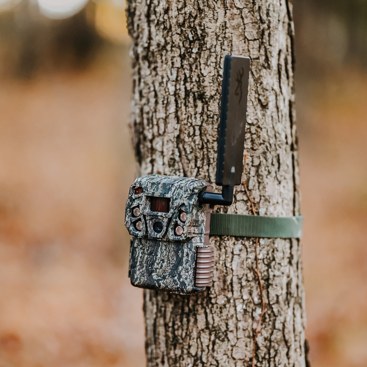 Browning Trail Camera - Defender Wireless Vision Pro HD AI 46MP Bundle