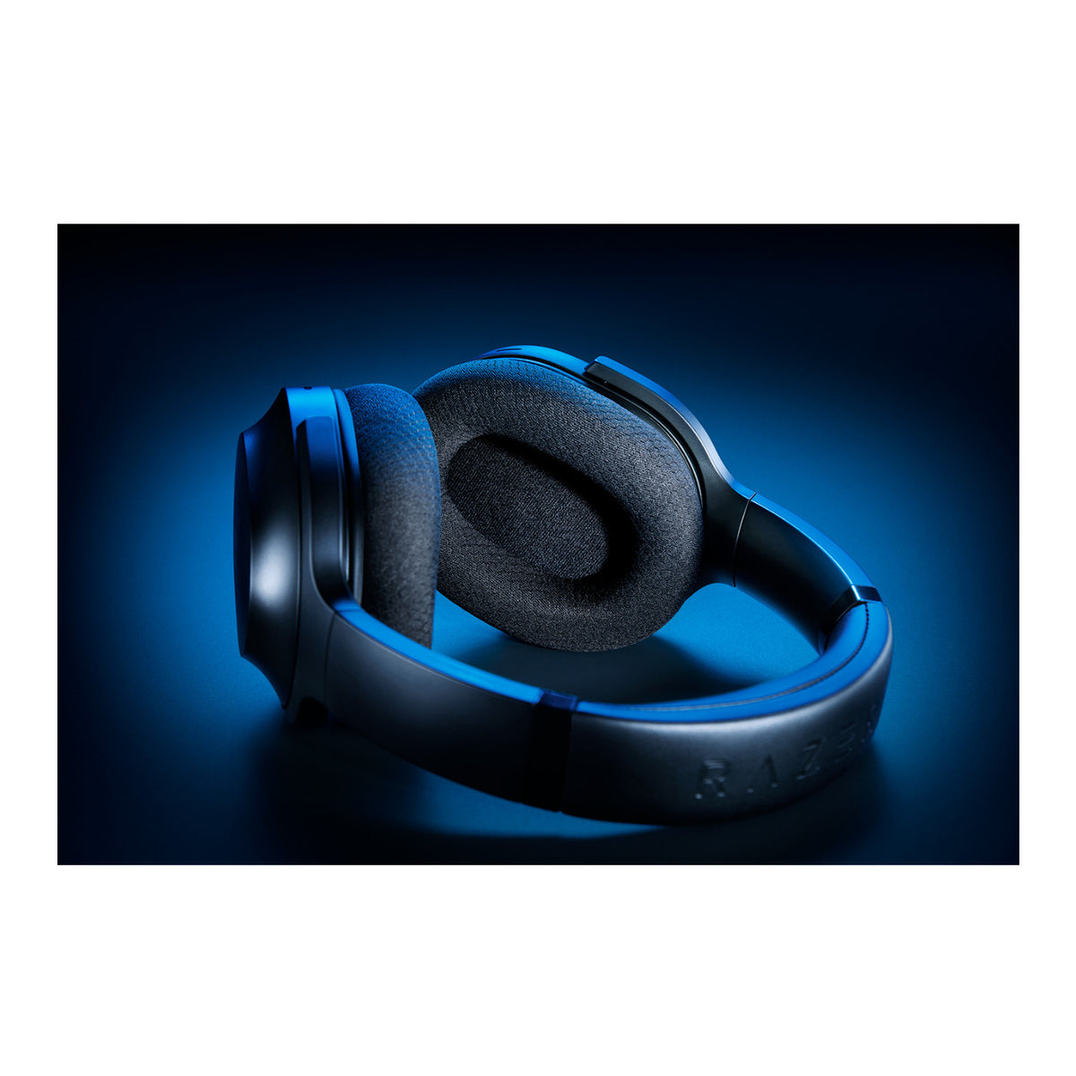 Razer Barracuda Wireless Gaming Headset with Dual Wireless and THX Spatial Audio (Open Box)