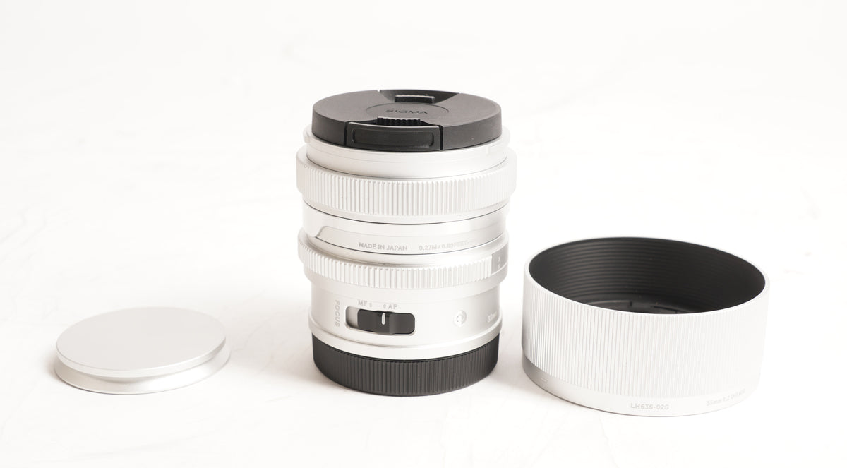 Sigma 35mm F2 DG Silver Contemporary Lens for L Mount (Open Box)